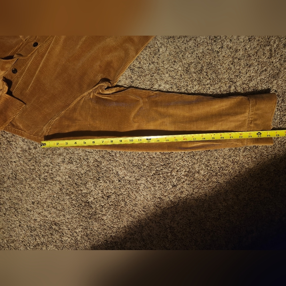 Todd Snyder Men's Tan Corduroy Button-Down Shirt - Picture 7 of 7